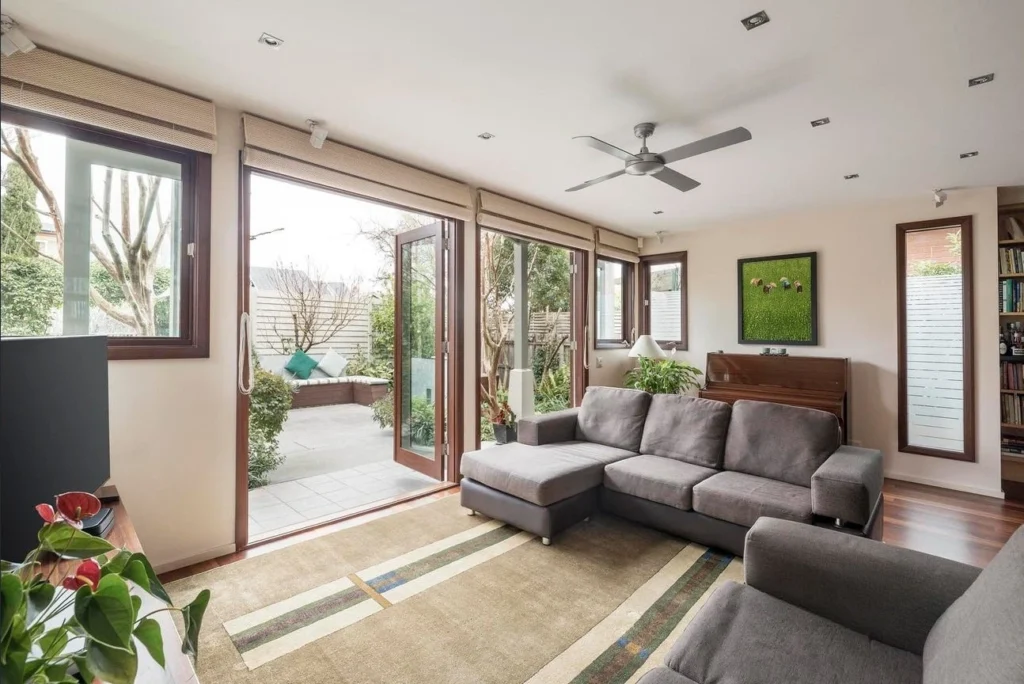 Hawthorn East